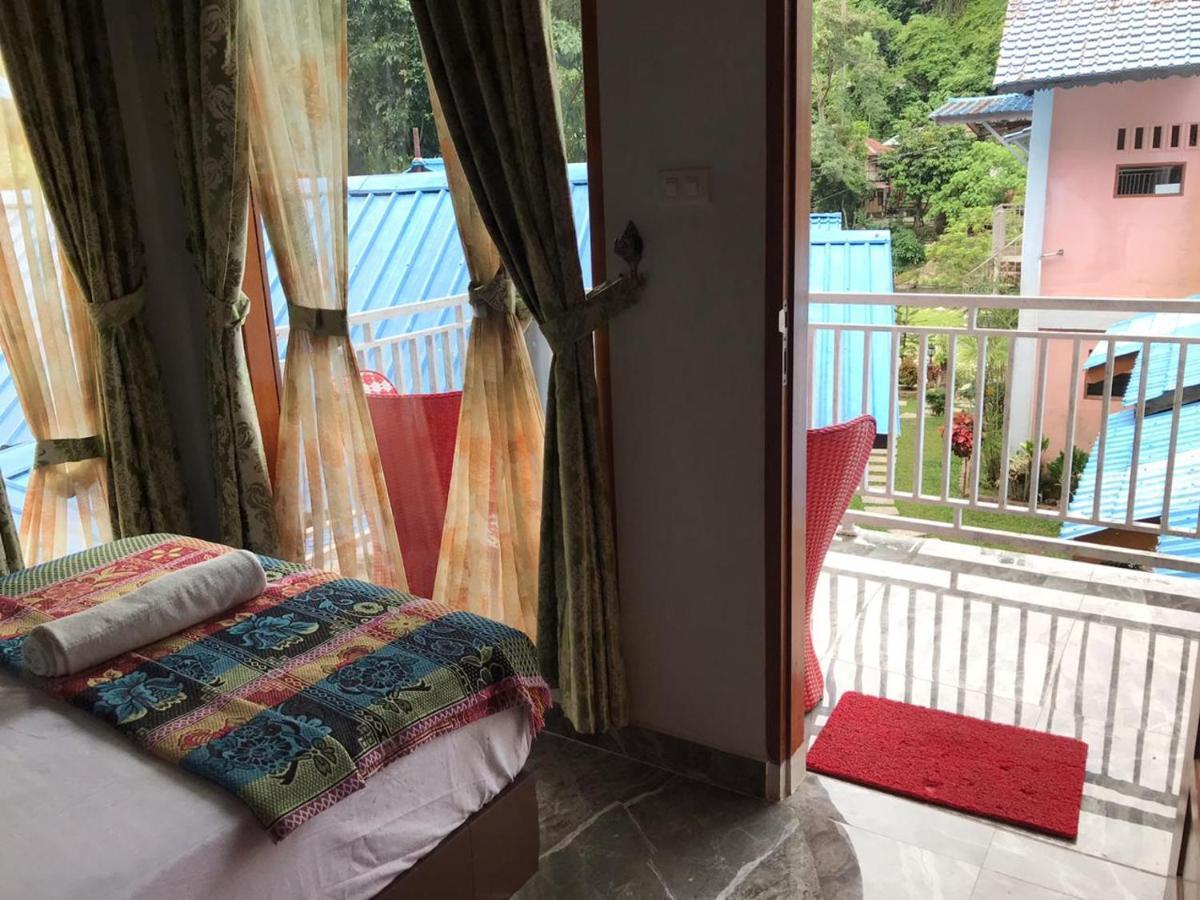 Thomas' Retreat Bukit Lawang Ξενοδοχείο Δωμάτιο φωτογραφία